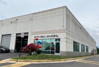 Plus de détails pour 25350 Pleasant Valley Rd, Chantilly, VA - Industriel/Logistique à vendre
