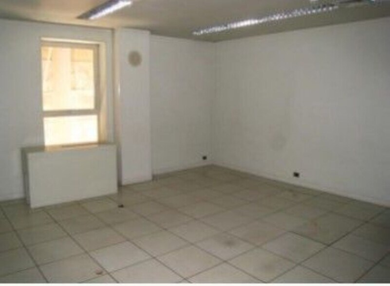 Bureau dans SEVILLA à louer - Photo de l’immeuble – Image 2 sur 8