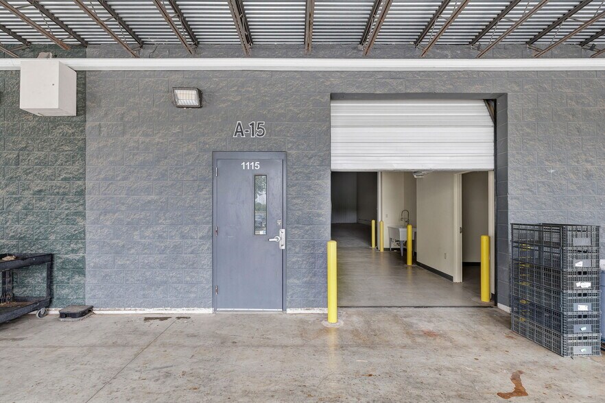 9342 SE Loop 410, San Antonio, TX à louer - Photo de l’immeuble – Image 3 sur 31