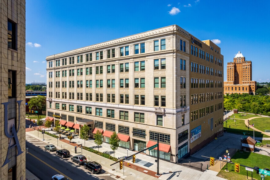 222 S Main St, Akron, OH à louer - Photo de l’immeuble – Image 1 sur 10