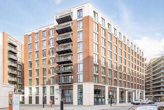 Plus de détails pour 6 Starboard Way, Londres - Logement à vendre
