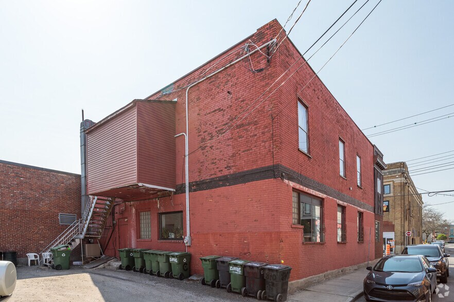 870-898 Rue Notre-Dame O, Montréal, QC à louer - Photo de l’immeuble – Image 3 sur 6