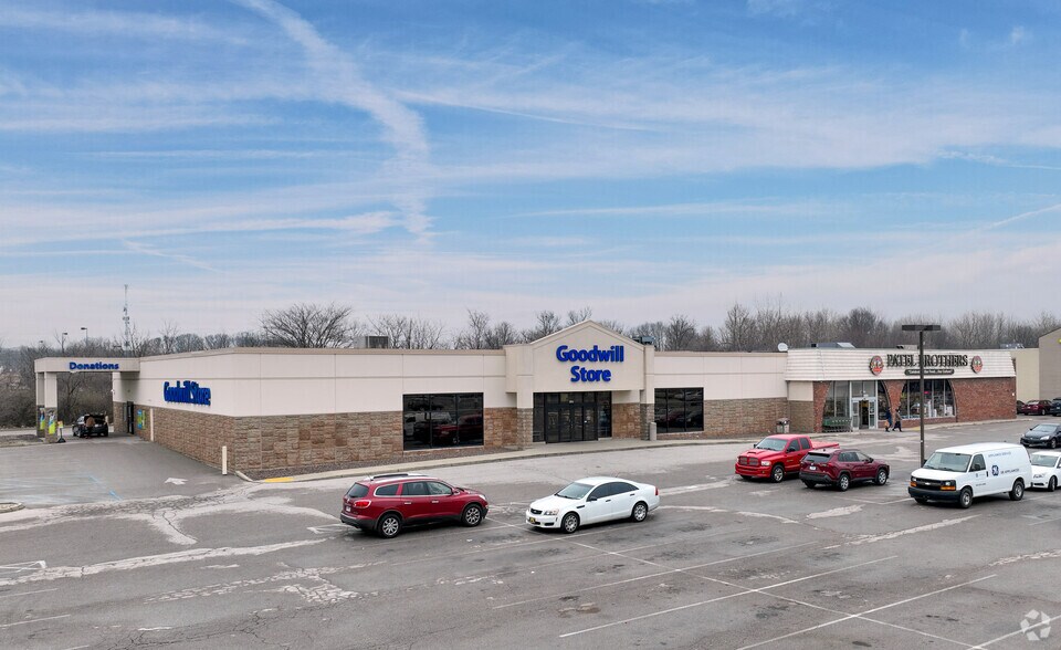6302 E 82nd St, Indianapolis, IN à vendre - Photo de l’immeuble – Image 2 sur 7