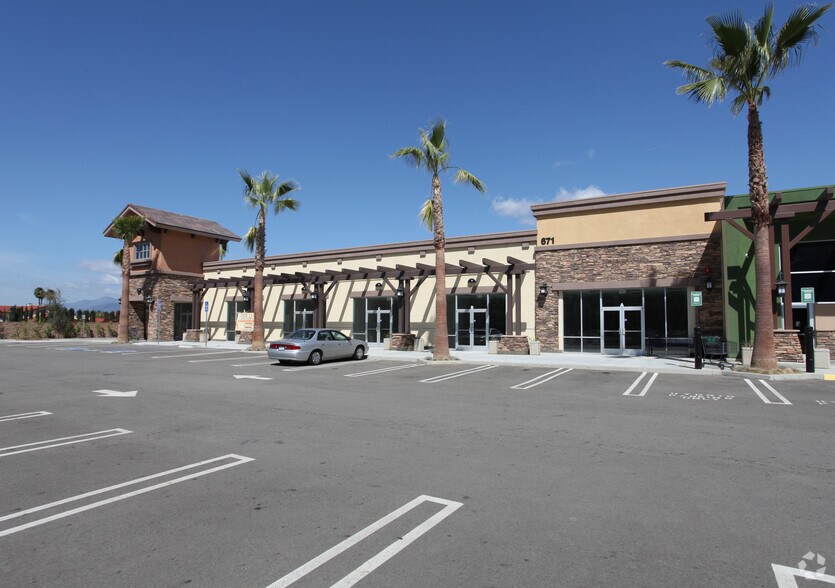 671 E Bonita Ave, San Dimas, CA à louer - Photo principale – Image 1 sur 7