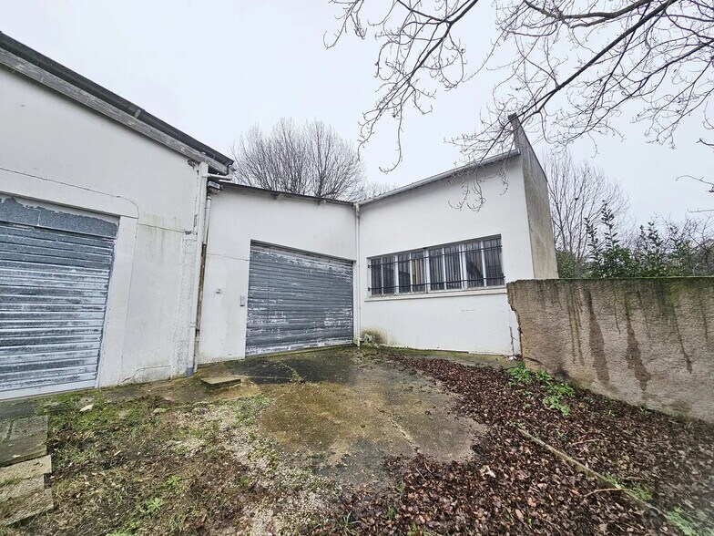 Local d'activités dans Champigny-sur-Marne à vendre - Photo de l’immeuble – Image 3 sur 10