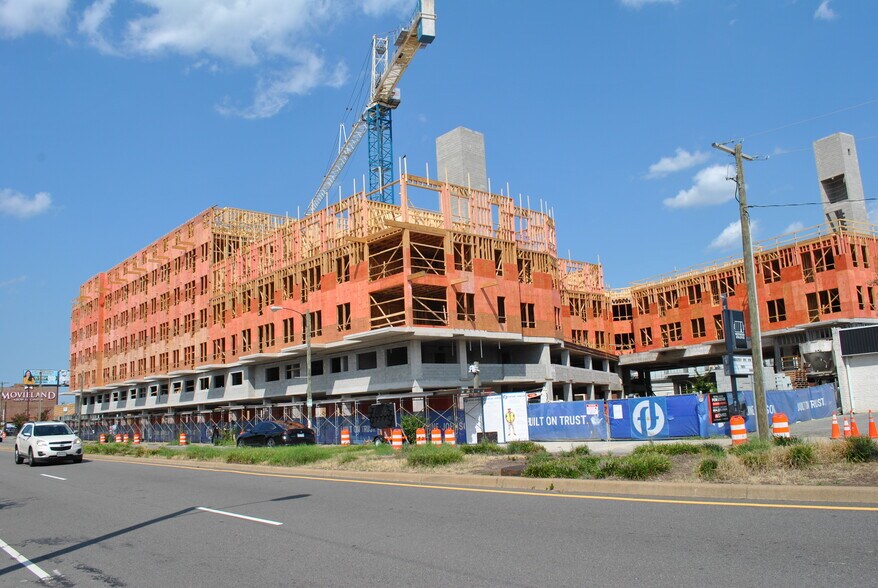 1203 N Arthur Ashe Blvd, Richmond, VA à louer - Photo de l’immeuble – Image 3 sur 5