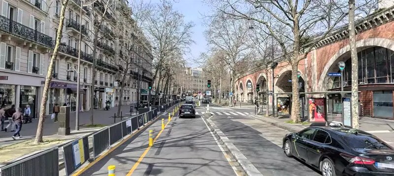 Local commercial dans Paris à louer - Photo de l’immeuble – Image 1 sur 3