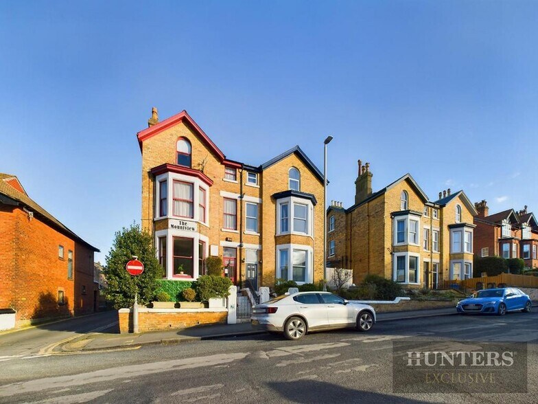 32 West St, Scarborough à vendre - Photo de l’immeuble – Image 2 sur 98