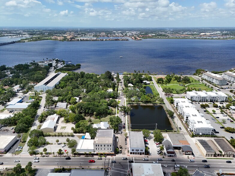 214 9th St E, Bradenton, FL à vendre - Photo de l’immeuble – Image 3 sur 8
