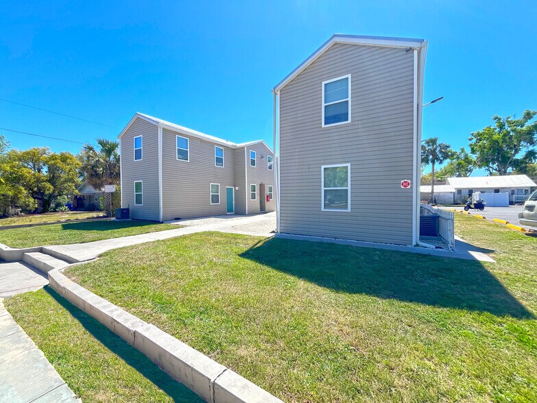 321 W Ianthe St, Tavares, FL à vendre - Photo de l’immeuble – Image 2 sur 35