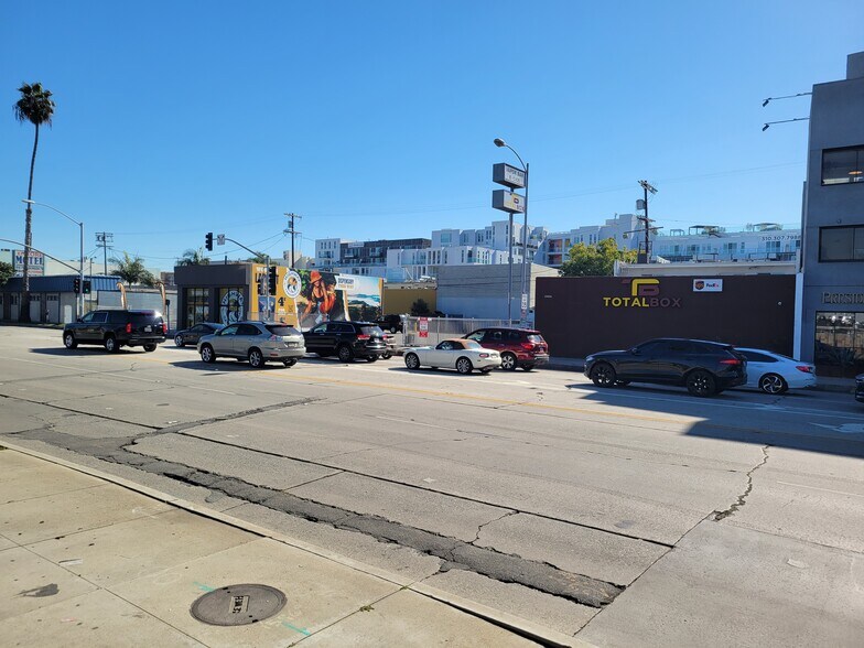 13456-13468 Washington Blvd, Marina Del Rey, CA à louer - Photo de l’immeuble – Image 3 sur 3