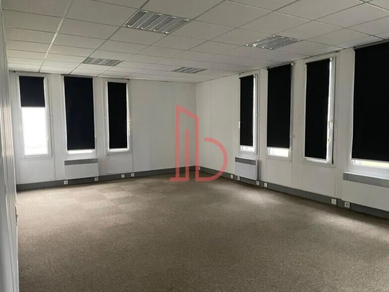 Bureau dans Bordeaux à louer - Photo de l’immeuble – Image 3 sur 9