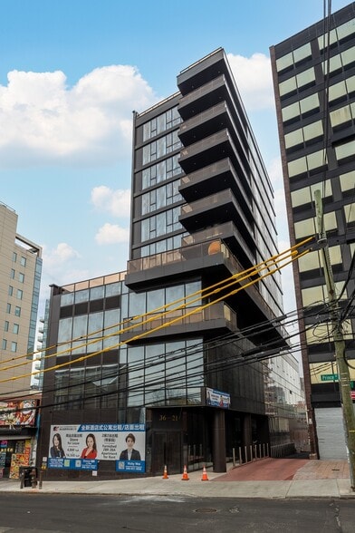 36-21 Prince st, Flushing, NY à louer - Photo de l’immeuble – Image 2 sur 16