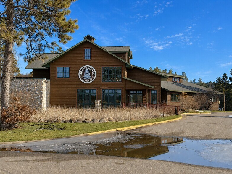 23836 Smiley Rd, Nisswa, MN à vendre - Photo de l’immeuble – Image 2 sur 53
