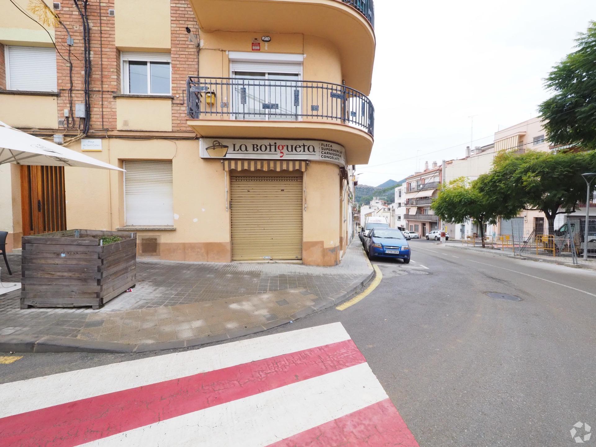 Immeuble residentiel dans Arenys de Munt, Barcelona à vendre Photo principale– Image 1 sur 2