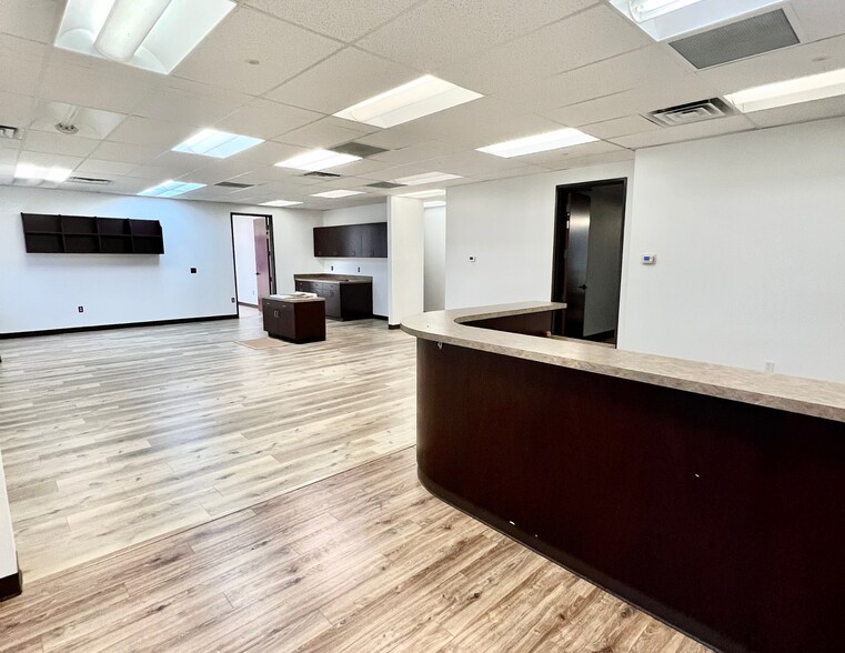 1471 E Commercial Dr, Meridian, ID à louer - Photo de l’immeuble – Image 2 sur 6