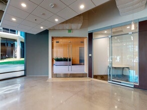 18100 Von Karman Ave, Irvine, CA à louer Photo intérieure– Image 1 sur 9