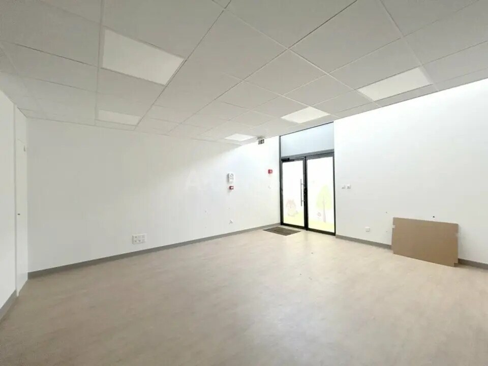 Bureau dans Lesménils à louer Photo de l’immeuble– Image 1 sur 6