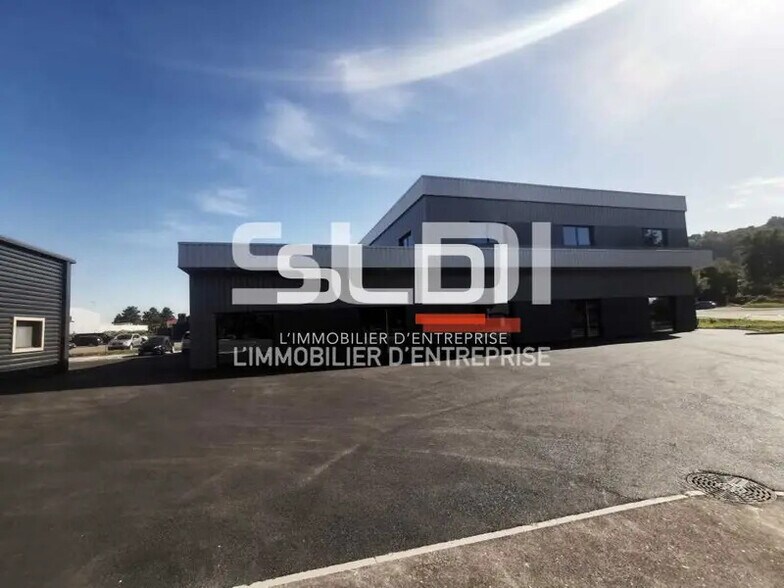 Local commercial dans Bourgoin-Jallieu à louer - Photo de l’immeuble – Image 3 sur 7