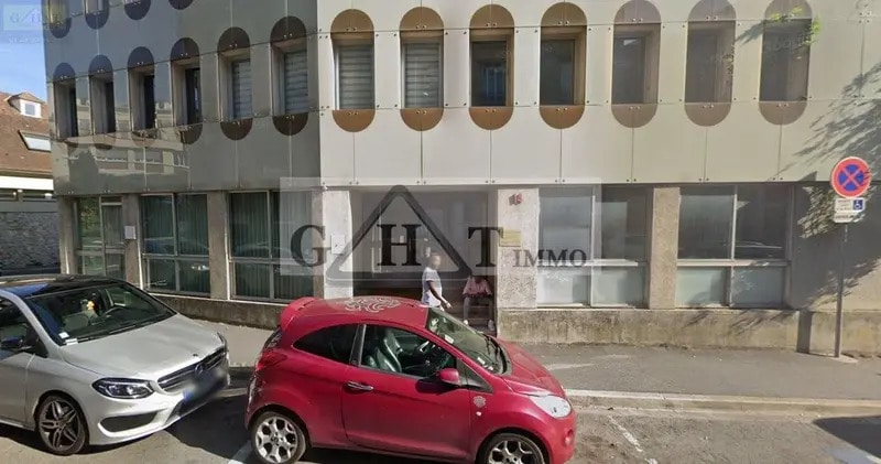 Bureau dans Melun à vendre - Photo de l’immeuble – Image 1 sur 1