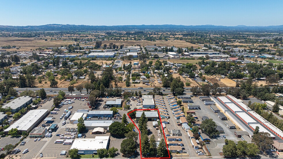 3531 Santa Rosa Ave, Santa Rosa, CA à louer - Photo de l’immeuble – Image 3 sur 17