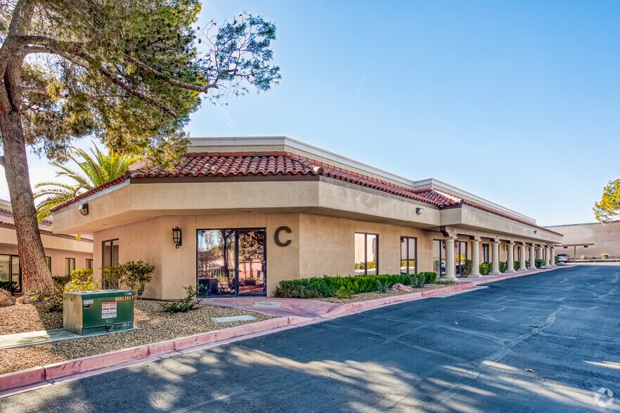 2700 E Chandler Ave, Las Vegas, NV à vendre - Photo de l’immeuble – Image 2 sur 21