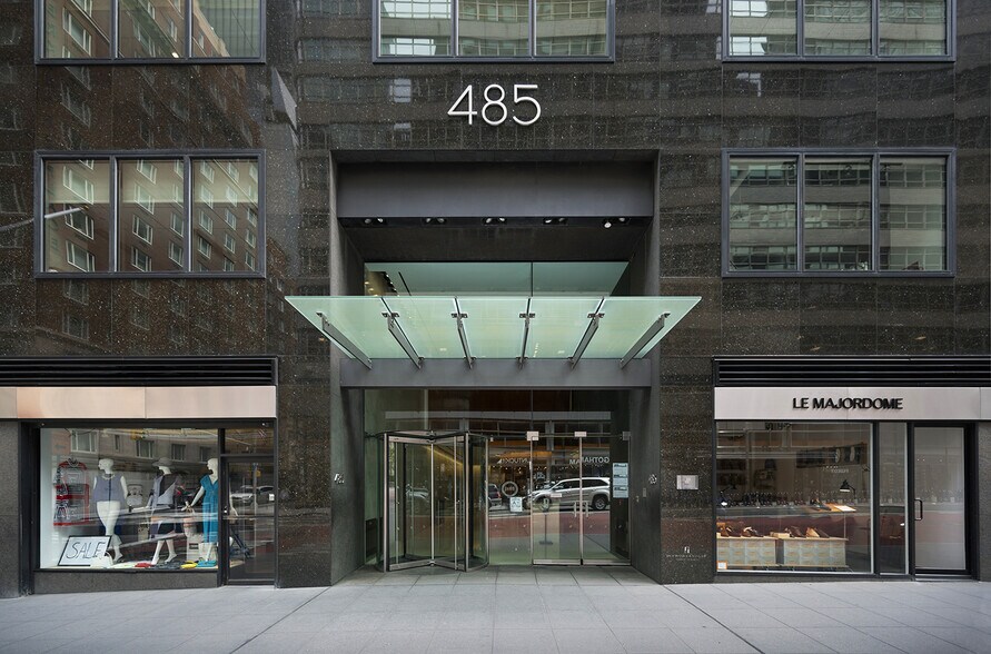 485 Madison Ave, New York, NY à louer - Photo de l’immeuble – Image 2 sur 5