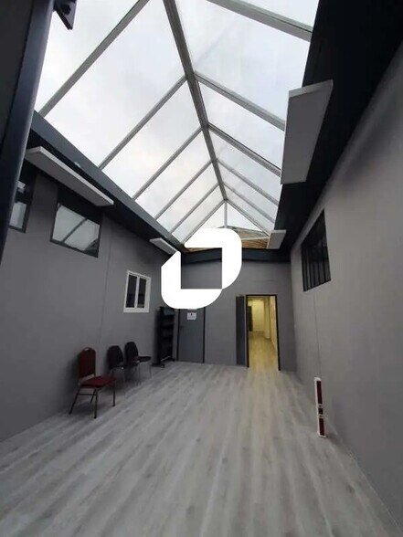 Bureau dans Achères à louer - Photo de l’immeuble – Image 1 sur 10