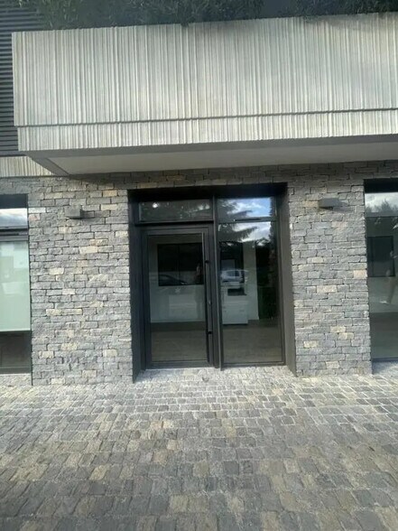 Bureau dans Baillargues à louer - Photo de l’immeuble – Image 3 sur 4