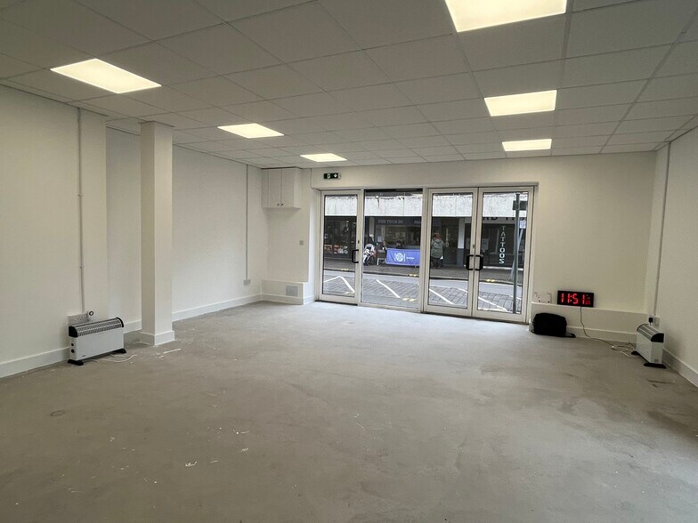 27-27a Victoria St, Merthyr Tydfil à louer - Photo de l’immeuble – Image 2 sur 17