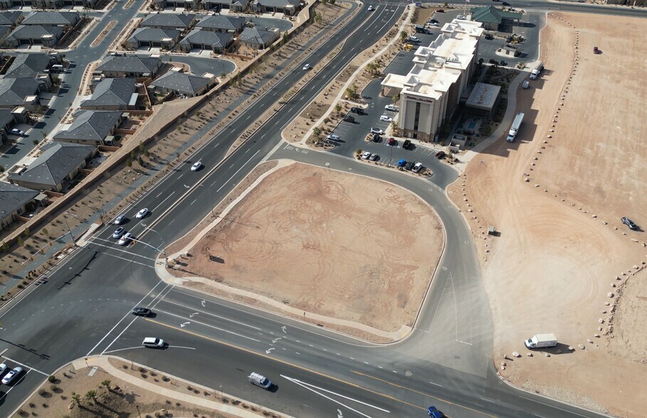 1200 Sun River Parkway, Saint George, UT à louer - Photo de l’immeuble – Image 3 sur 7