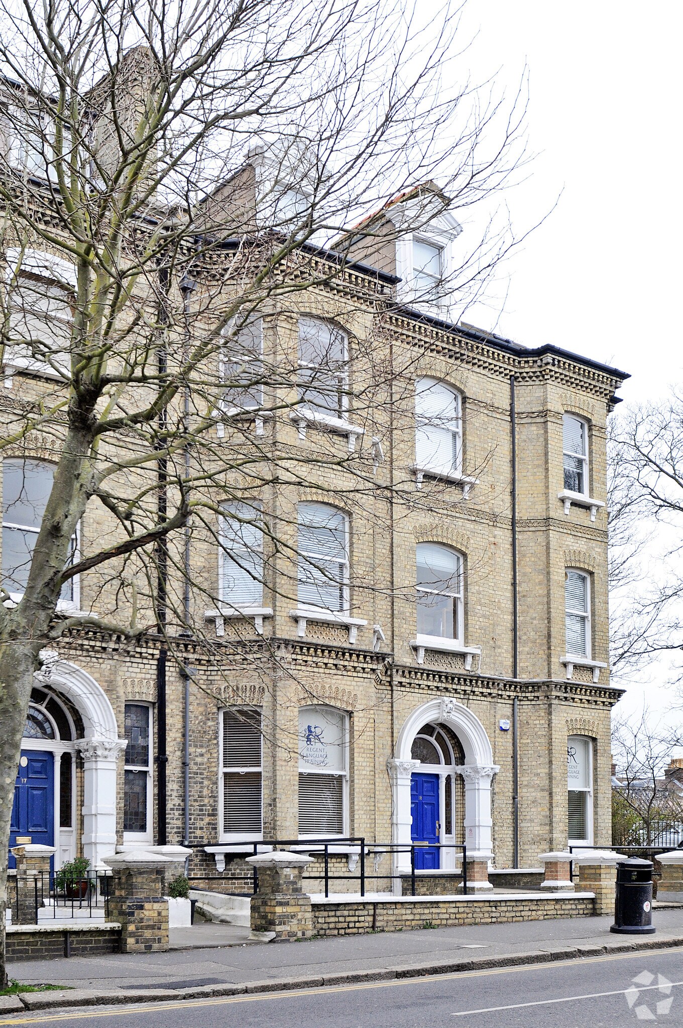 18 Cromwell Rd, Hove à louer Photo principale– Image 1 sur 3