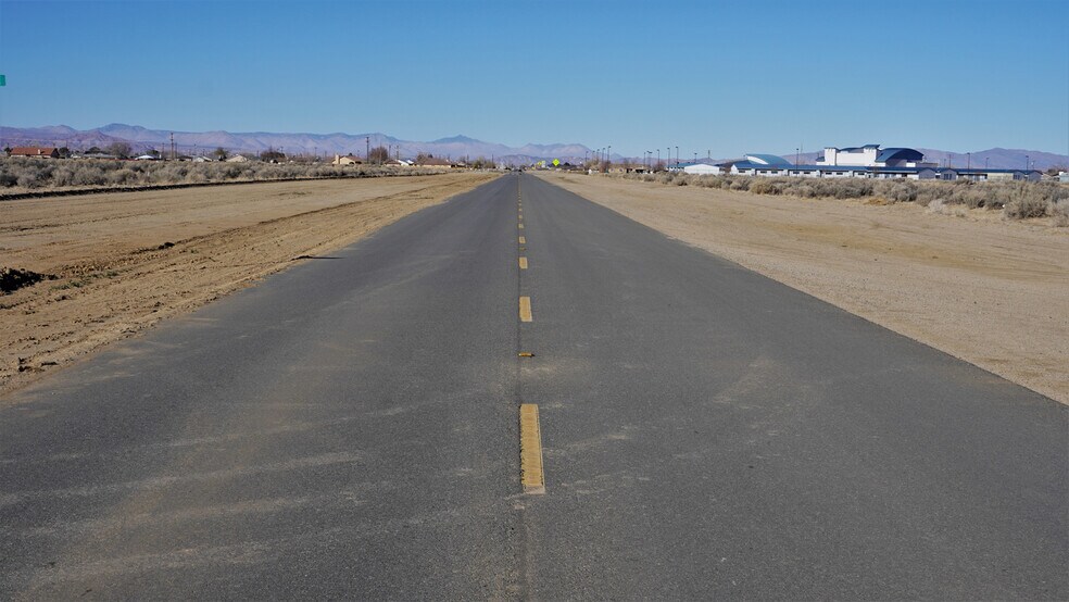 Hacienda Blvd, California City, CA à vendre - Aérien – Image 3 sur 7