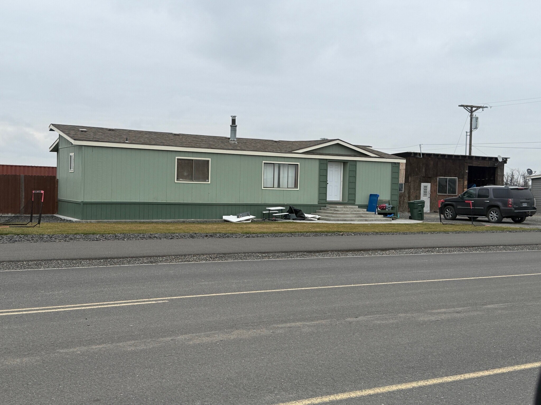 1555 E Airport Rd, Hermiston, OR à vendre Photo de l’immeuble– Image 1 sur 5