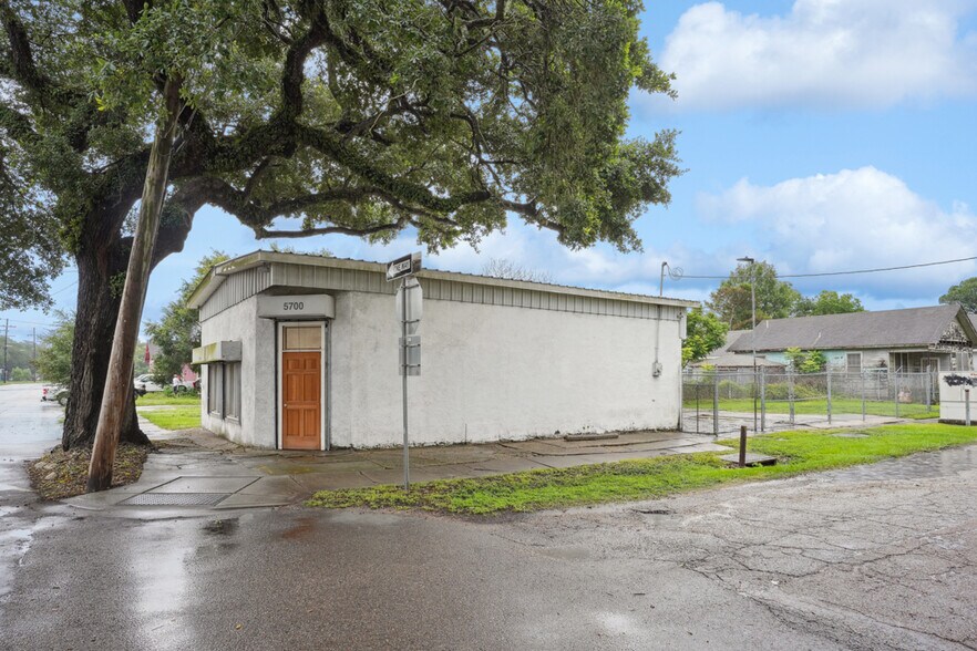 5700 St Claude Ave, New Orleans, LA à vendre - Photo de l’immeuble – Image 3 sur 13