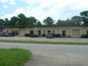 901 Butler Dr, Mobile, AL à louer Photo de l’immeuble– Image 2 sur 4