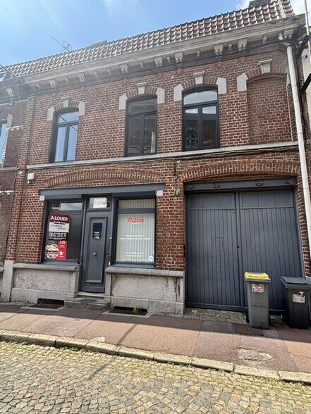 Local commercial dans Croix à louer - Photo de l’immeuble – Image 1 sur 7