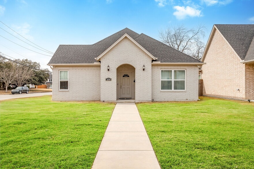 3254 Merida Ave, Fort Worth, TX à vendre - Photo principale – Image 1 sur 1