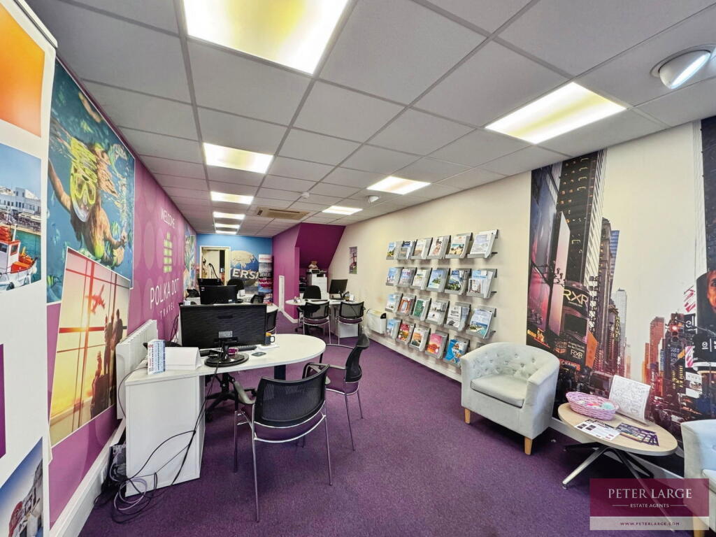 42-46 High St, Rhyl, CLW LL18 1ET - Lot 46 - - Photo intérieure - Image 2 of 9