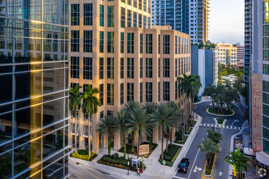 200 E Las Olas Blvd, Fort Lauderdale, FL à louer - Photo principale – Image 1 sur 9