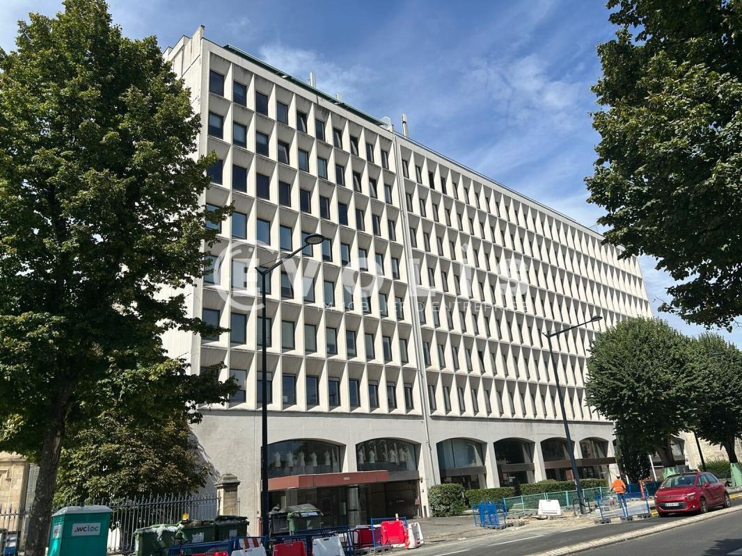 353 Boulevard Du Président Wilson, Bordeaux à louer Photo de l’immeuble– Image 1 sur 4