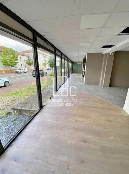 Local commercial dans Rezé à louer - Photo de l’immeuble – Image 2 sur 12