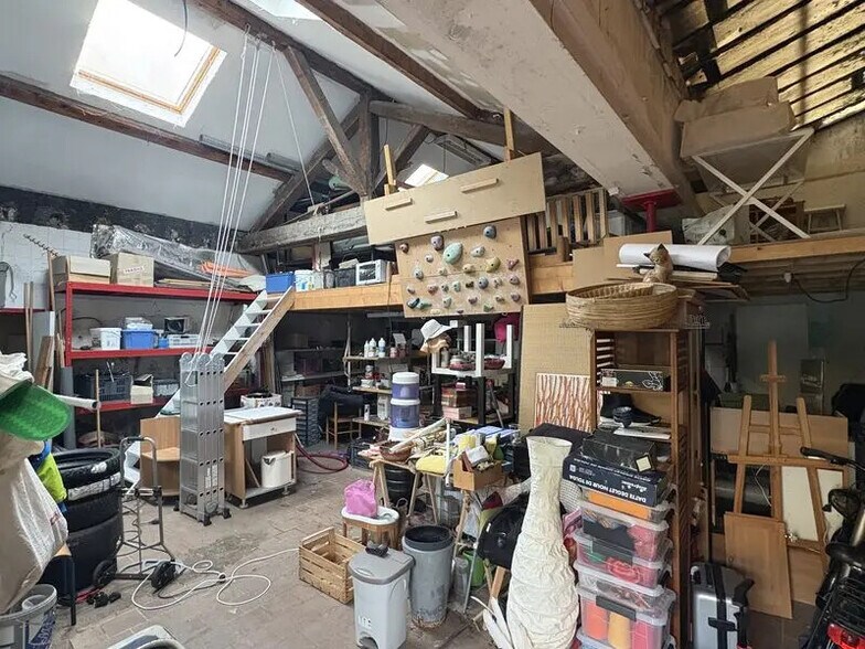 Local d'activités dans Villeurbanne à vendre - Photo de l’immeuble – Image 3 sur 5