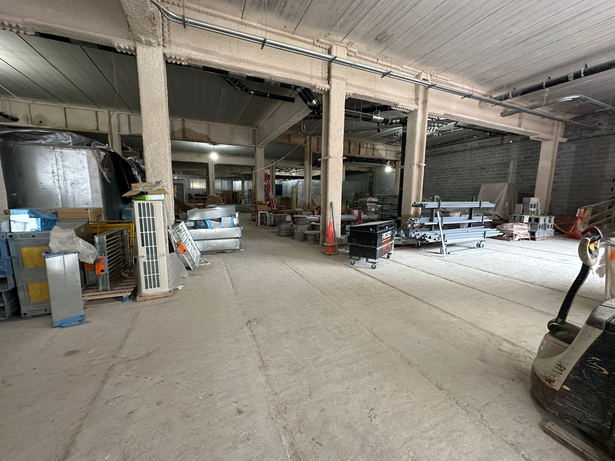 548 Utica Ave, Brooklyn, NY à louer Photo de l’immeuble– Image 1 sur 9