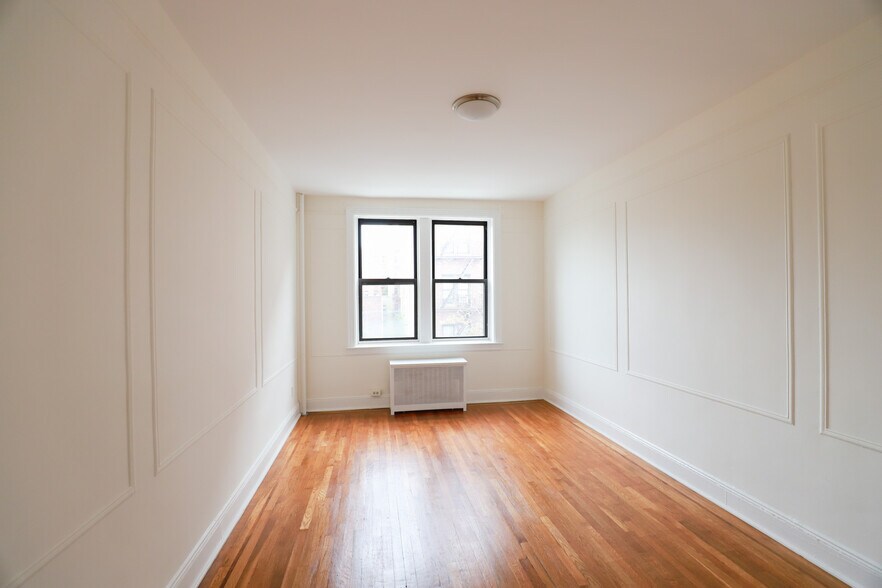 34-12 29th St, Long Island City, NY à vendre - Photo intérieure – Image 3 sur 17