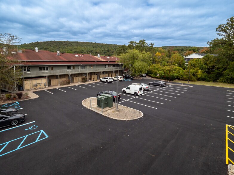 1590-1610 Union Valley Rd, West Milford, NJ à louer - Photo de l’immeuble – Image 2 sur 27