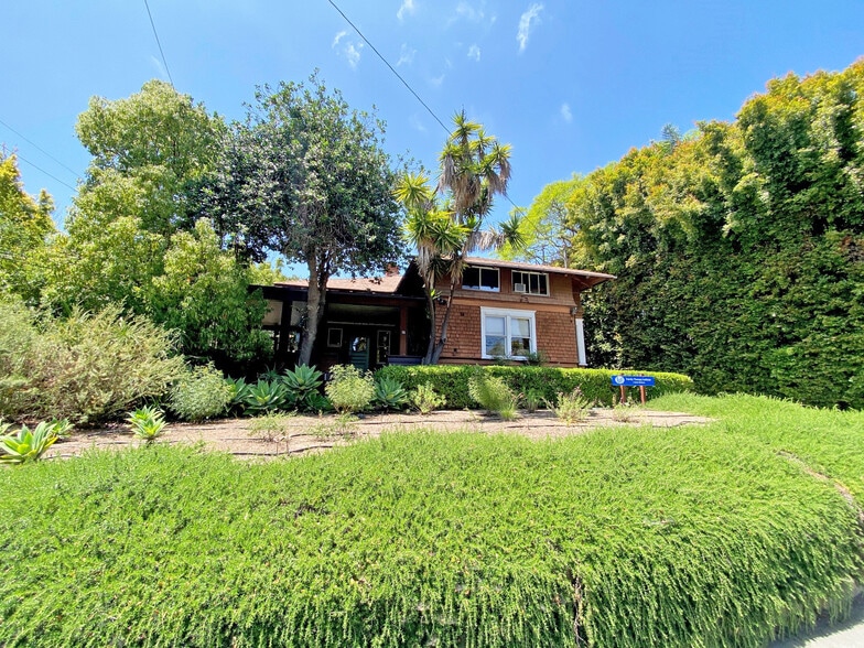 111 E Arrellaga St, Santa Barbara, CA à vendre - Photo de l’immeuble – Image 2 sur 20