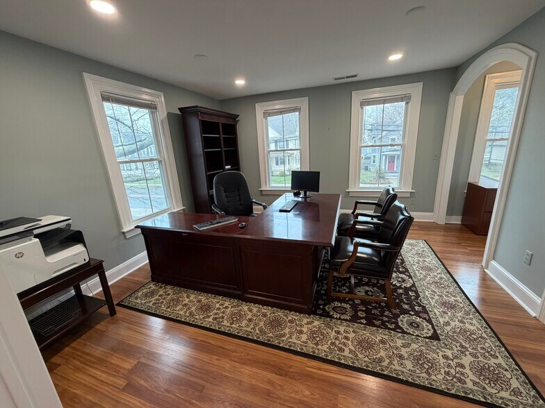 61 Cherry St, Milford, CT à louer - Photo de l’immeuble – Image 3 sur 16