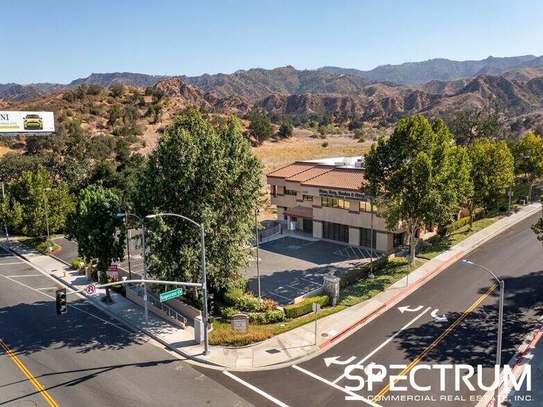 24961 The Old Rd, Stevenson Ranch, CA à louer - Photo de l’immeuble – Image 3 sur 14