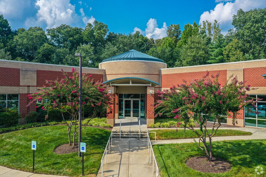 3960-3990 Stillman Pky, Glen Allen, VA à louer - Photo principale – Image 1 sur 5